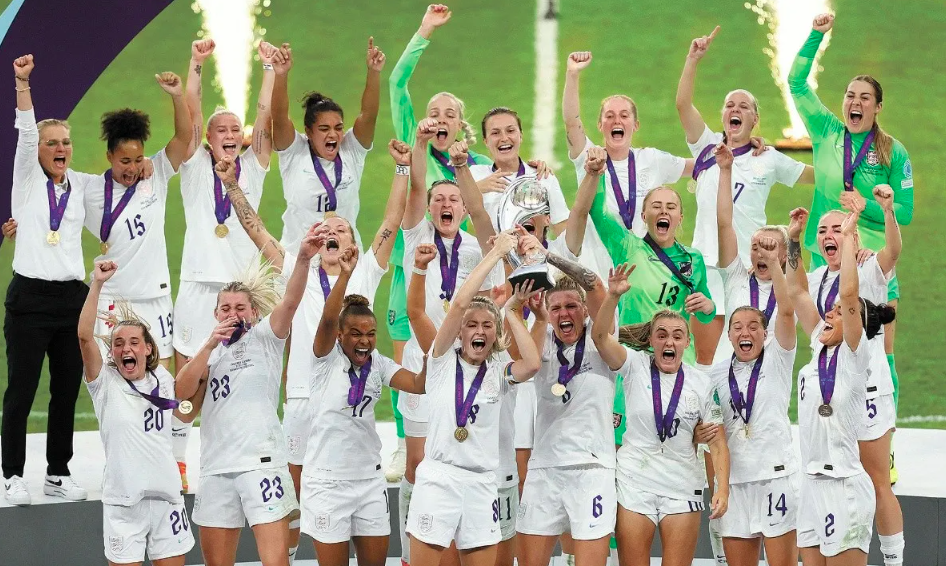 Éxito de las Lionesses seduce a la industria del futbol 