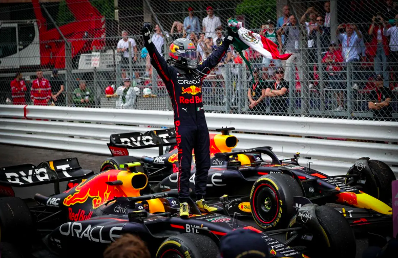 Checo Pérez: el romance en Bakú para ascender al trono