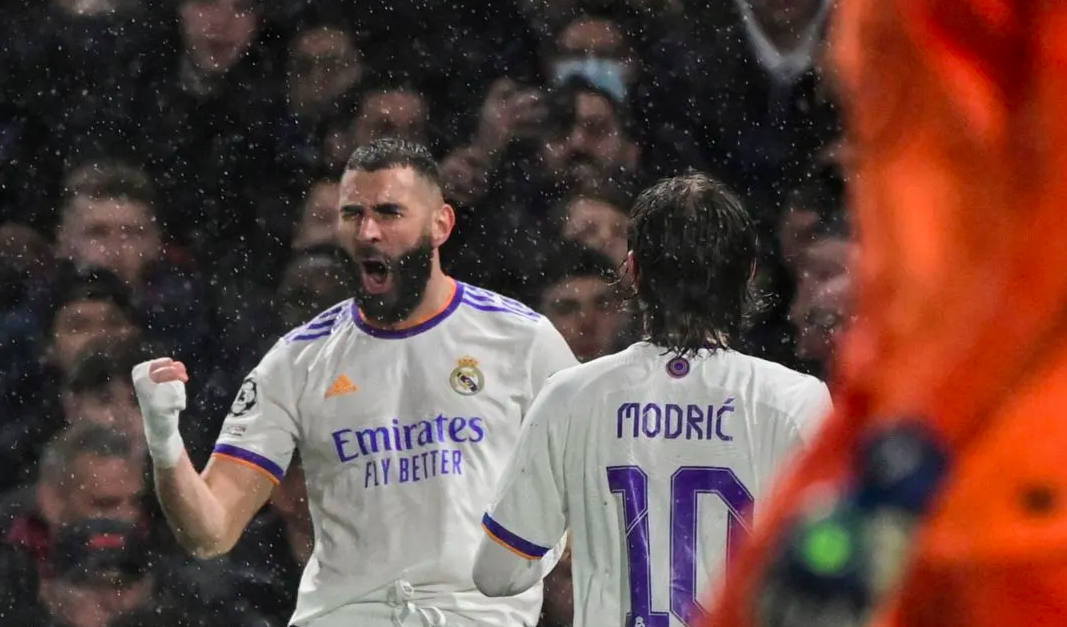 Benzema encamina al Madrid a semifinal de Champions