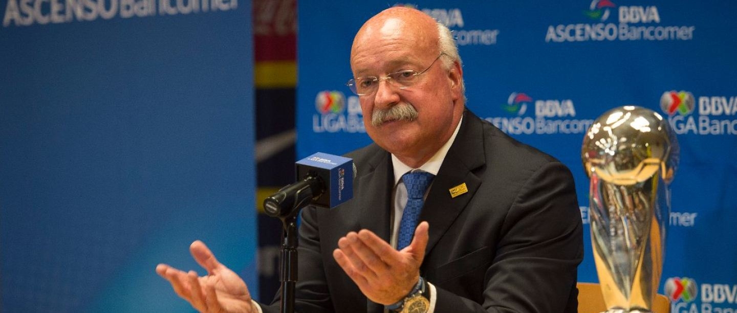 ¿Cuál es el objetivo de eliminar los descensos y ascensos en el fútbol de México y qué piensa la FIFA?