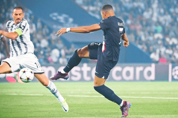 PSG brilla en Champions League bajo polémica en Francia