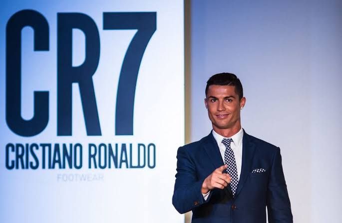 Cristiano Ronaldo inicia su metamorfosis: de estrella del fútbol a magnate de los negocios