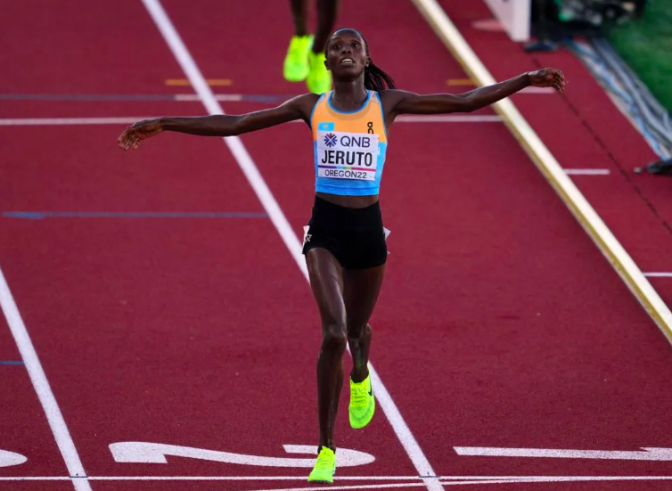 Jeruto lidera carrera histórica en el Mundial de Atletismo