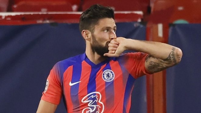 Giroud aniquila al Sevilla con un poker de ensueño