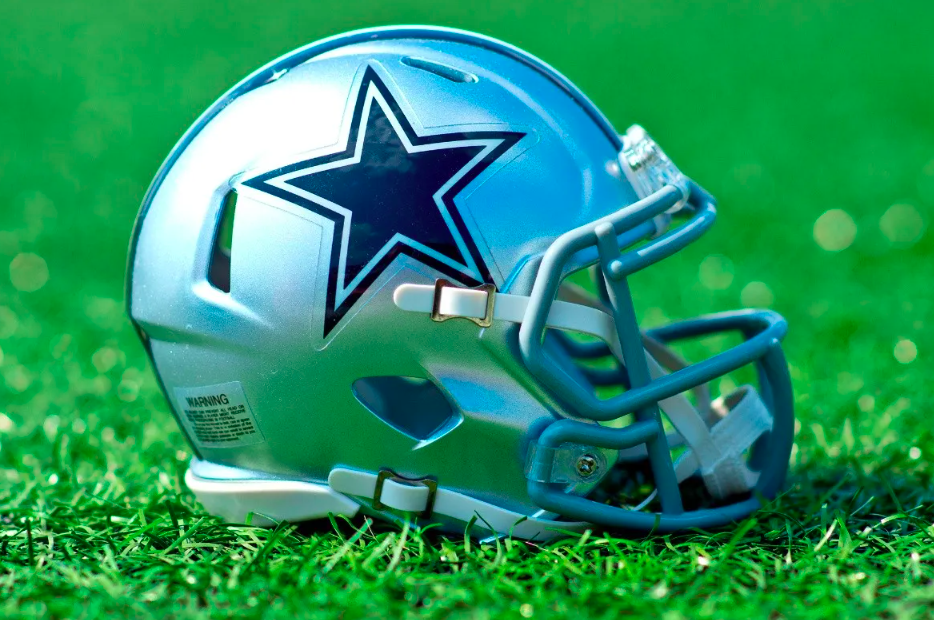 Cowboys retienen el título del más valioso en la NFL