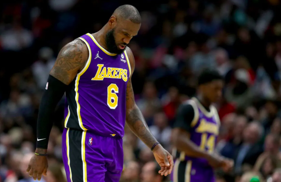 Incierto futuro para Lakers sin playoffs