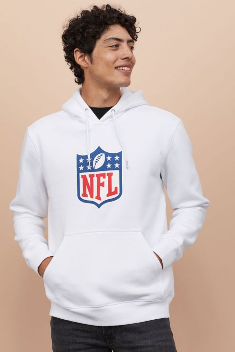 La NFL se alía con H&M para crear una colección de ropa y expandirse fuera de EEUU