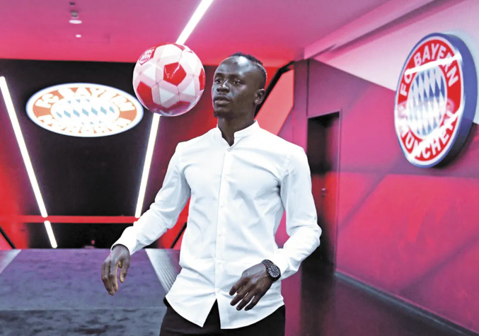 Sadio Mané, a revalidar su leyenda en Alemania