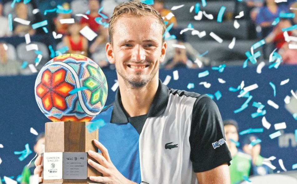 Los Cabos regresan a Medvedev a la órbita del triunfo