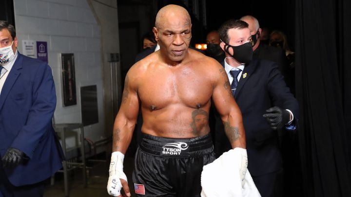 TYSON CONFIESA HABER FUMADO MARIHUANA ANTES DE PELEAR CONTRA ROY JONES JR.