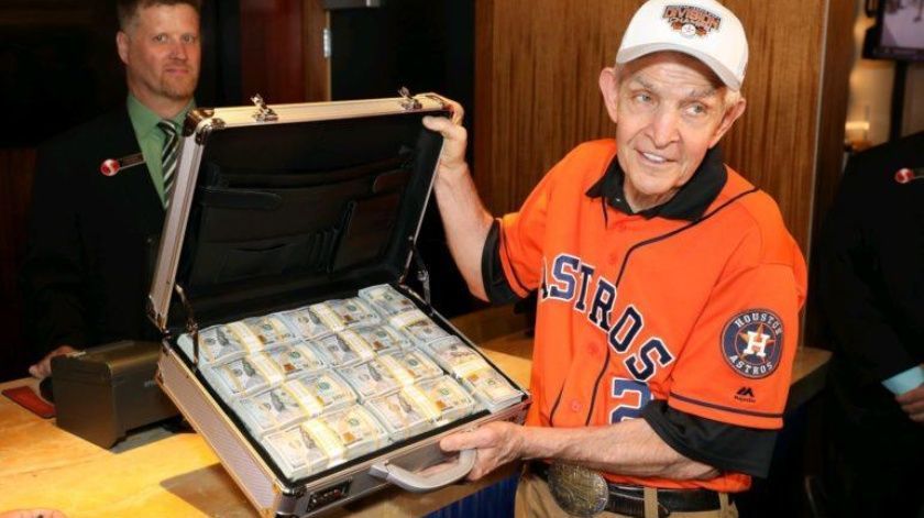 Aficionado pierde millones de dólares por apostarle a los Astros de Houston