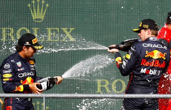 Verstappen gana en Bélgica, Checo Pérez queda en segundo puesto
