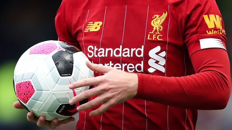 New Balance llevará a Liverpool a los tribunales en la fila de reparto