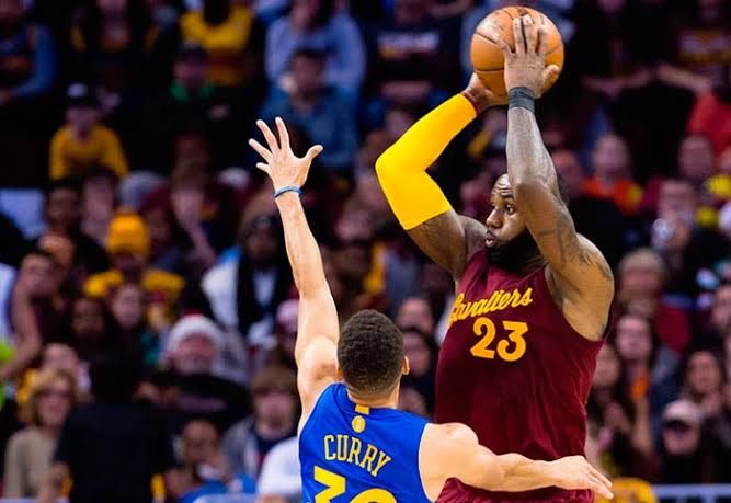 La NBA se abre al sector de las apuestas y firma el primer patrocinio con William Hill